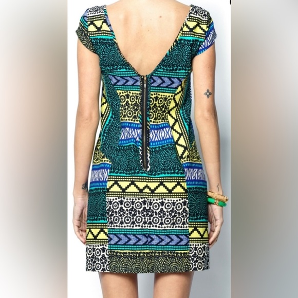 Plenty by Tracy Reese Peruvian Cap
Sleeve Blue Batik Print Mini Dress - Picture 3 of 9